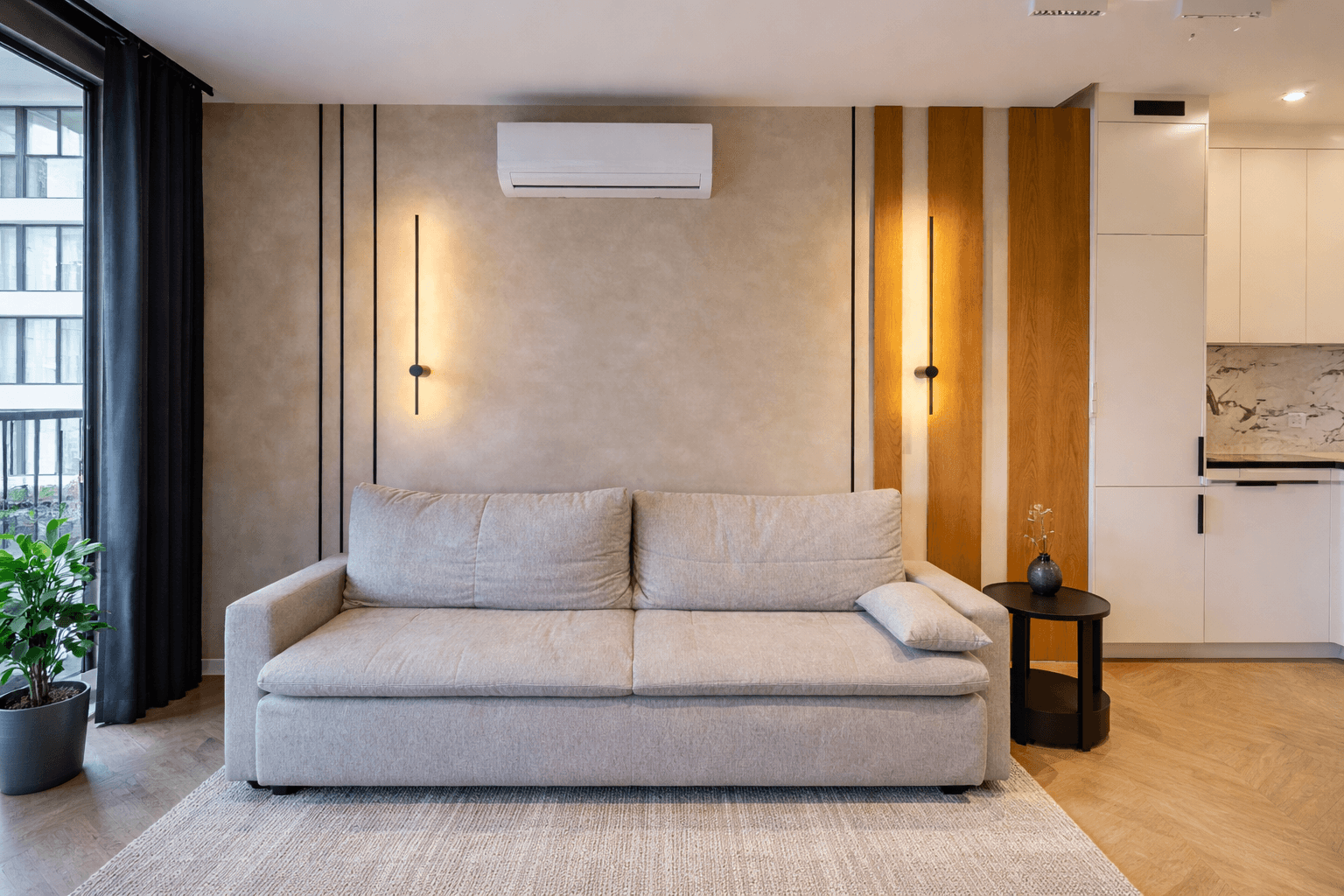 Tynk dekoracyjny gliniany ROOC z efektem wychmurzeń – apartament w Krakowie